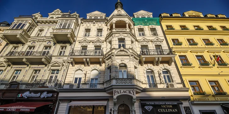 Dům patří k nejstarším ubytovacím stavbám ve Varech. 