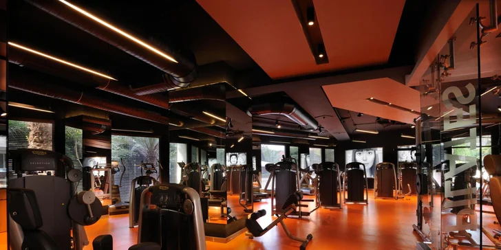 Využívat můžete fitness centrum i wellness. 