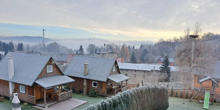 Vaše ubytovanie má skvelú polohu na výlety do Jelenej Hory alebo Sklárskej Poruby.