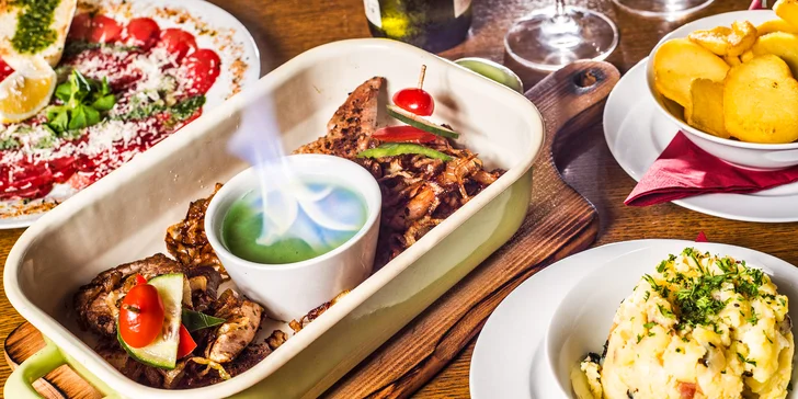 Gurmánské vzplanutí pro 2 osoby: tříchodové menu se 3 druhy masa, carpaccio i palačinka