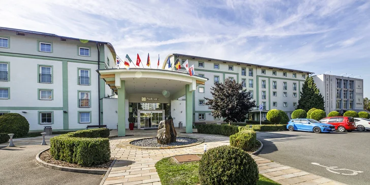 Pobyt v Plzni: 4* hotel se snídaní, pivo či sekt, venkovní bazén a sleva na tenis