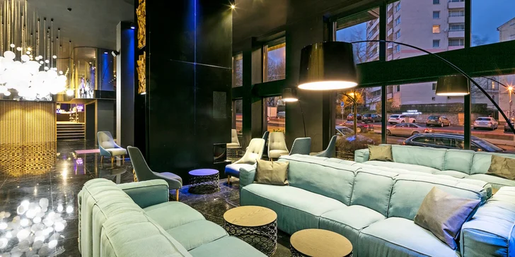 Niektoré izby tu navrhli českí dizajnéri a architekti, ale napríklad aj samotný hotelier Lukáš Pytloun.