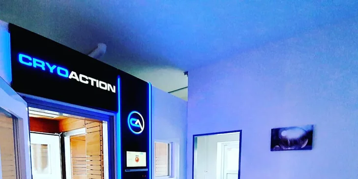 Budete pod neustálou kontrolou a kryokomoru můžete opustit i kdykoliv v průběhu terapie.