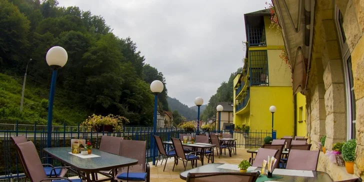 Bezbariérové přístupy a speciální úpravy jsou jak v pokojích, tak v celém hotelu.