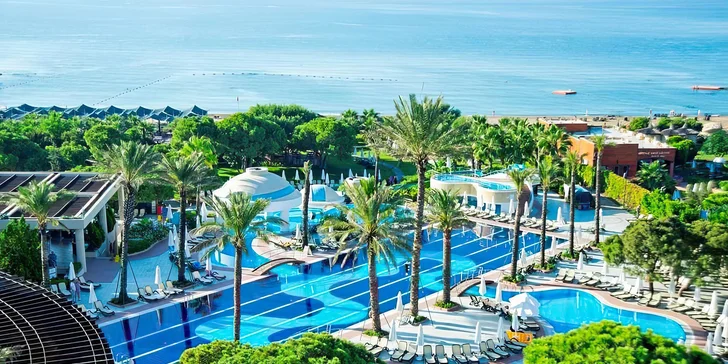 S konceptem ultra all inclusive, aquaparkem přímo v areálu a polohou u té nejkrásnější pláže zapomenete, že nějaký okolní svět vůbec existuje.
