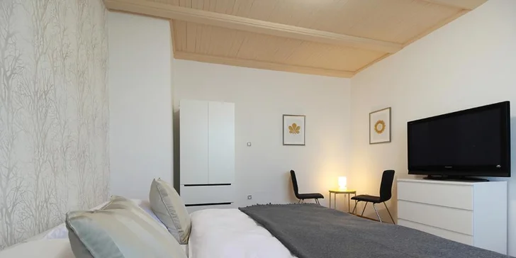 Ubytovat se můžete ve dvoulůžkových pokojích nebo v apartmánech s kuchyní.