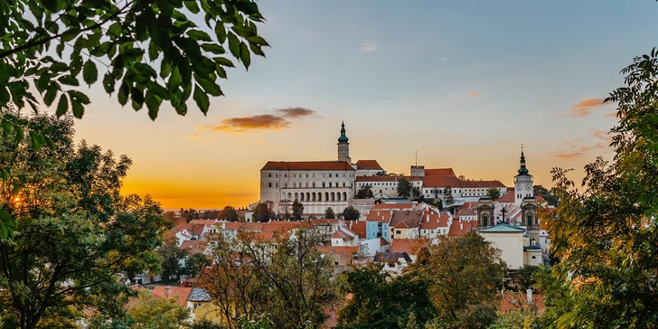 Dovolená na Moravě pro pár: penzion v Mikulově, degustace a košík s dobrotami