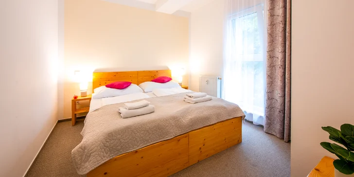 Pohodlí si uděláte v dvoulůžkovém pokoji nebo v některém z apartmánů.