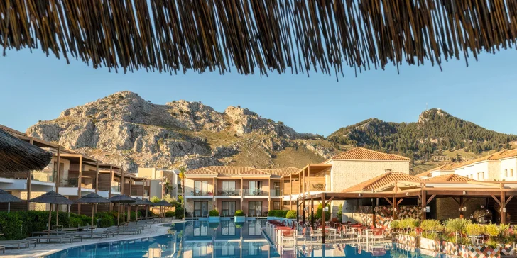 Hotel dispnuje venkovními bazény.