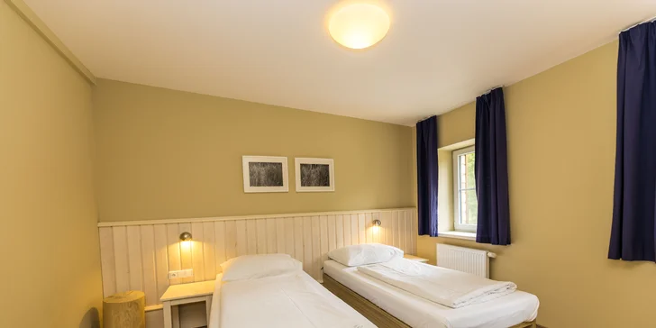 V pokoji najdete minibar, TV, telefon i připojení k internetu (na fotce je rodinný pokoj).