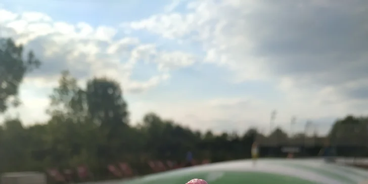 Zejména za parného počasí zmrzlina či džus opravdu bodne. 