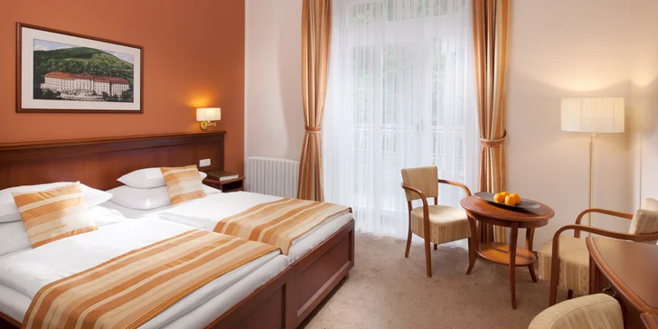Už Komfort Plus nabízí přesně to, co má ve jméně – tedy přemíru pohodlí, vlastní koupelnu, TV i minibar.