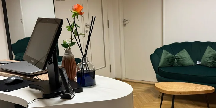 Nebo se můžete nechat hýčkat relaxační či liftingovou masáží doplněnou pečlivě zvolenou maskou.