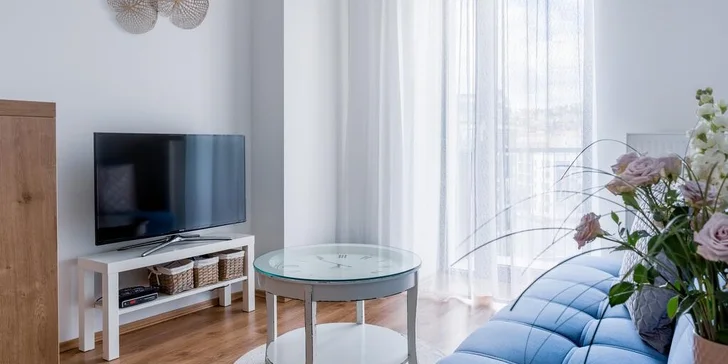 Vkusný interiér, TV, klimatizácia i bezplatné Wifi pripojenie.