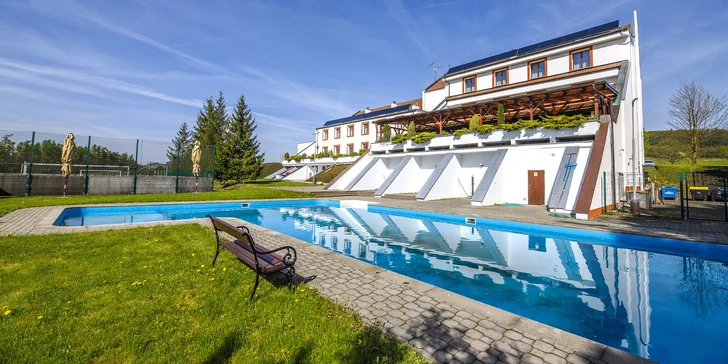 Za krásami Křivoklátska: hotel s raňajkami alebo polpenziou, wellness aj bowlingom a vínom