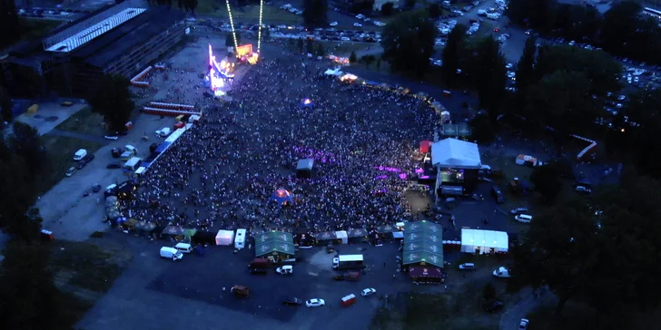 6. ročník oblíbeného festivalu vám opět přinese hvězdy, jejichž písničky se vám určitě i po letech zase rychle vynoří z hlubin paměti. 