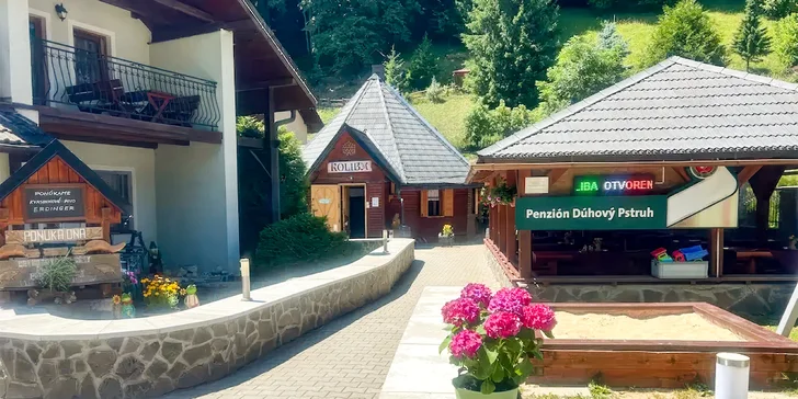 Penzión Dúhový pstruh sa nachádza v nádhernom prostredí Nízkych Tatier