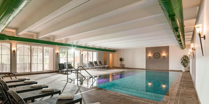 Ve wellness najdete bazén (5 × 10 m), parní lázeň, finskou saunu, bio saunu a relaxační místnost. 