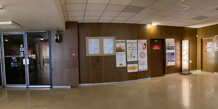 Laminace obočí trvá cca 90 min.