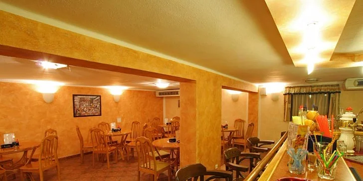 Zajít můžete na bar třeba na koktejl. 