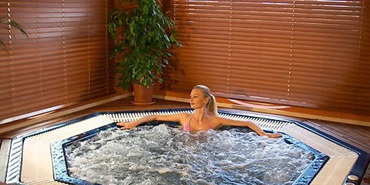 K dispozici whirpool vana, finská sauna, skotské střiky, tropický déšť a finské vědro