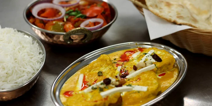 Indická hostina pro pár: 3chodové menu podle vašeho výběru a lahev vína