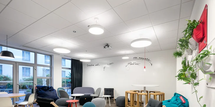 Vybavení hotelu je moderní a poskytuje veškerý komfort, který potřebujete.