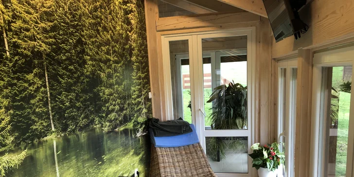 Nechybí relaxační zóna s výhledem do zeleně.