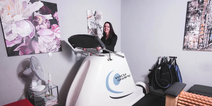 VacuShape funguje vlastně jako chodící pás – jen pod tlakem, aby ještě více zesílil účinky cvičení. 