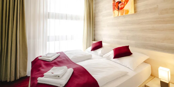 Jen 300 m od Štrbského plesa stojí 4* hotel Crocus.