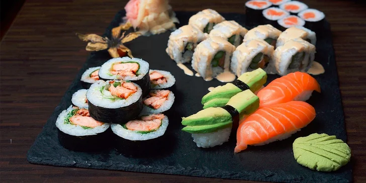 Výborné sushi pre dvoch alebo rybací rámen s kačacím šalátom v Osaka sushi bare