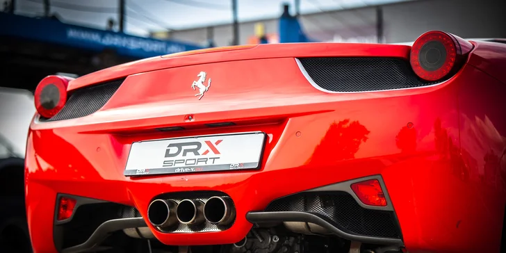 FERRARI 458 ITALIA