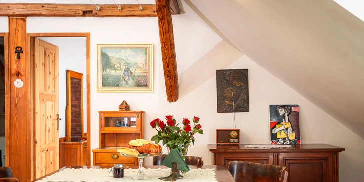Do ružova sa tu vyspia až šiesti hostia, obytný priestor má rozlohu úctyhodných 85 m².