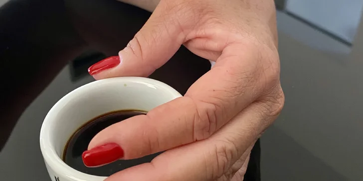 K procedurám si dle chuti můžete dopřát také kávu Nespresso, vodu nebo třeba prosecco. 

