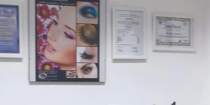 Na výběr máte make-up rtů, obočí i očních linek. 
