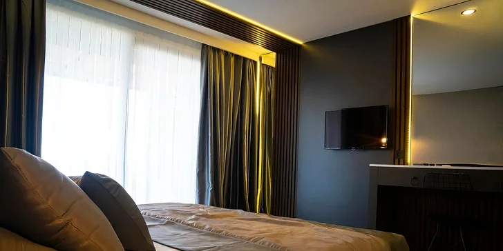 Připojíte se tu k Wi-Fi a nechybí ani minibar. 