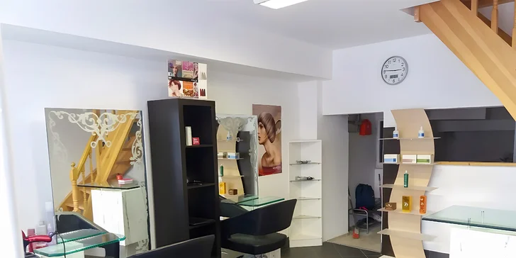 Na začátku návštěvy proběhne konzultace, kde kadeřnice doporučí styl přesně pro vás s ohledem na zdraví a typ vlasů.