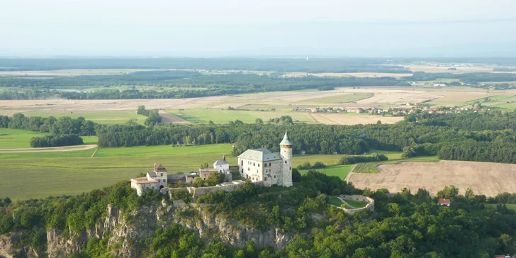 Podle zvolené trasy přelétnete nad přírodními krásami i kolem monumentálních pamětihodností.