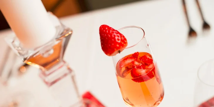 Prosecco Rosé Alba s čerstvými jahodami na prípitok