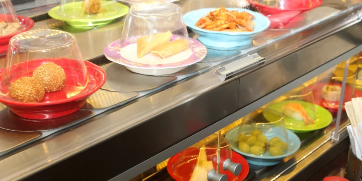 Restaurace se nachází v obchodním centru Kaufland, a tak můžete spojit hodování s nákupy.