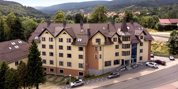 V nabídce najdete také romantický pobyt s masáží a lahví vína.