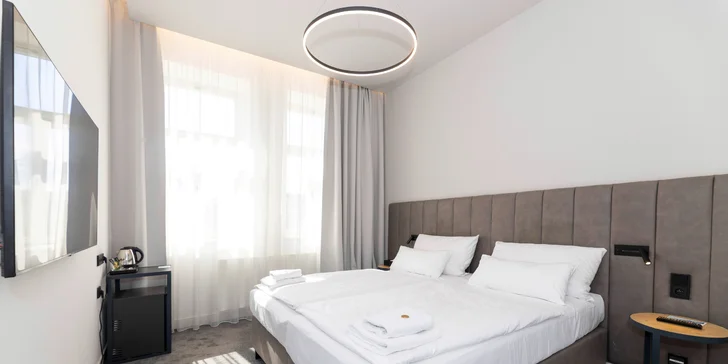 Vedľa hlavnej stanice, len pár krokov od Václavského námestia, vás privíta moderný hotel The Gold Bank.