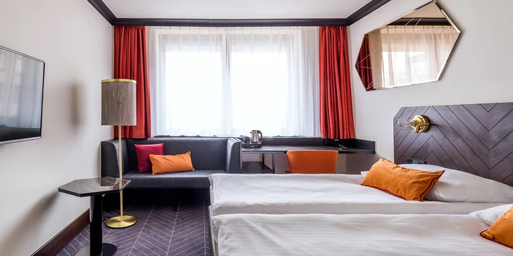  Připravený pro vás bude pokoj Superior, kde budete mít k dispozici pohodlné postele, vysokorychlostní Wi-Fi, set na přípravu kávy a čaje, minibar a televizi.