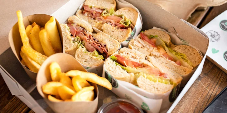 V bagel boxu najdete jeden Bacon & cheese bagel, jeden Caesar bagel, hranolky, česnekový dip, salsu a také něco na zapití – dvě třetinkové pepsiny.