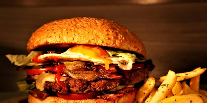 Vybrat si můžete burger Mexican nebo American. 