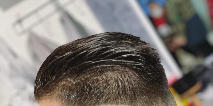 Není problém zařídit i barvení vlasů i vousů. 