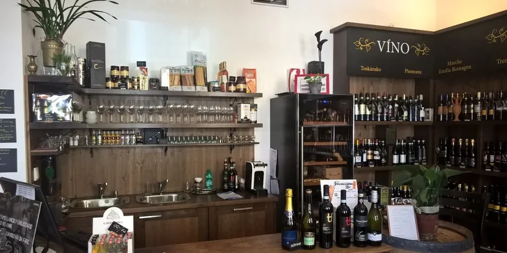 Calimero se sestává z kvalitního Bombardina, espressa a šlehačky.