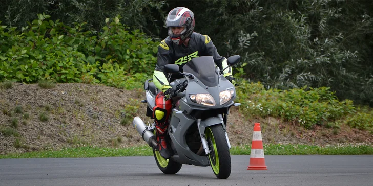 Naučte se bezpečně ovládat motorku. 