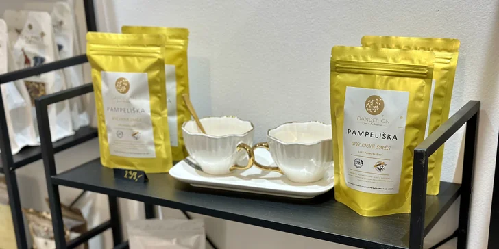 Všechny tyto produkty pochází od značky Dandelion, kterou provozuje sama majitelka kavárny. 