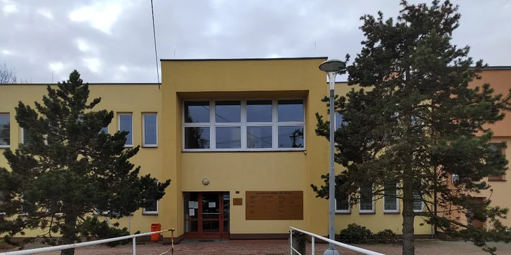 Pohodlně tu zaparkujete. 